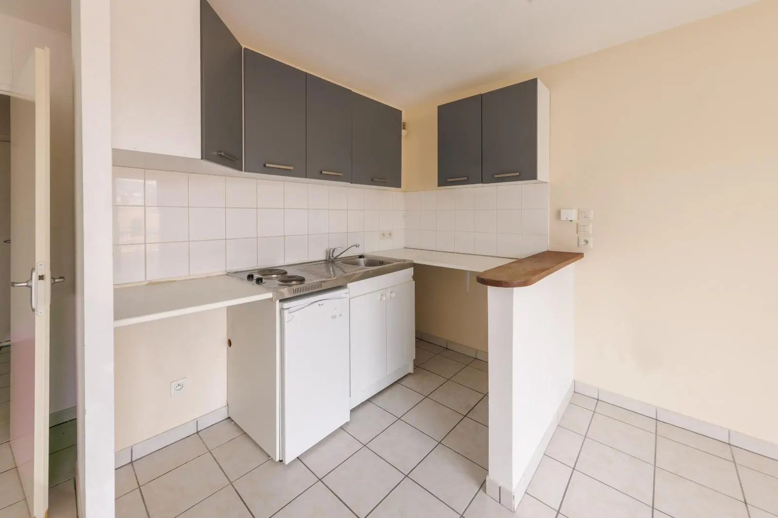 Photo 2 Appartement 1 pièce 31.52m²