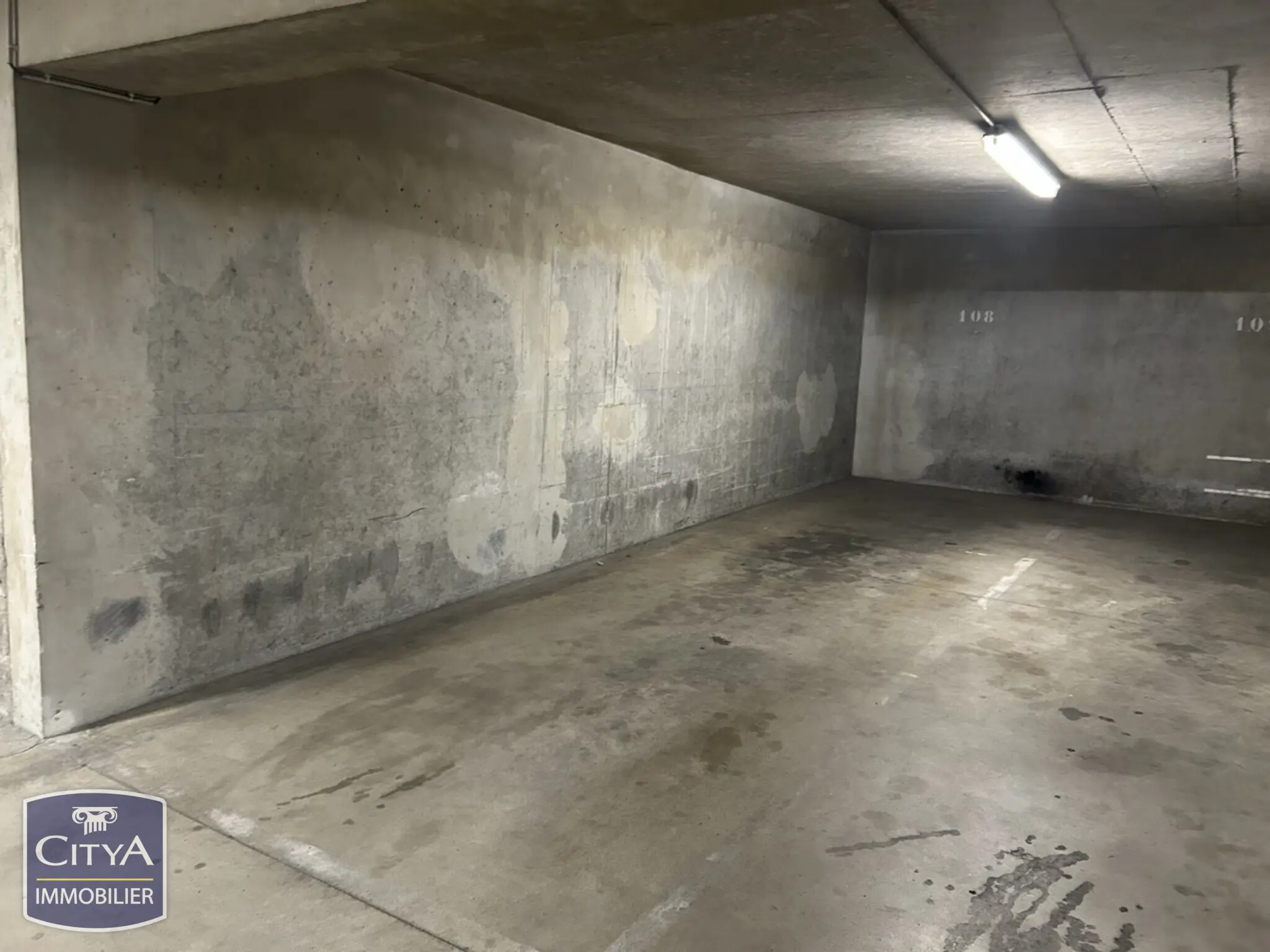 Photo 1 Parking