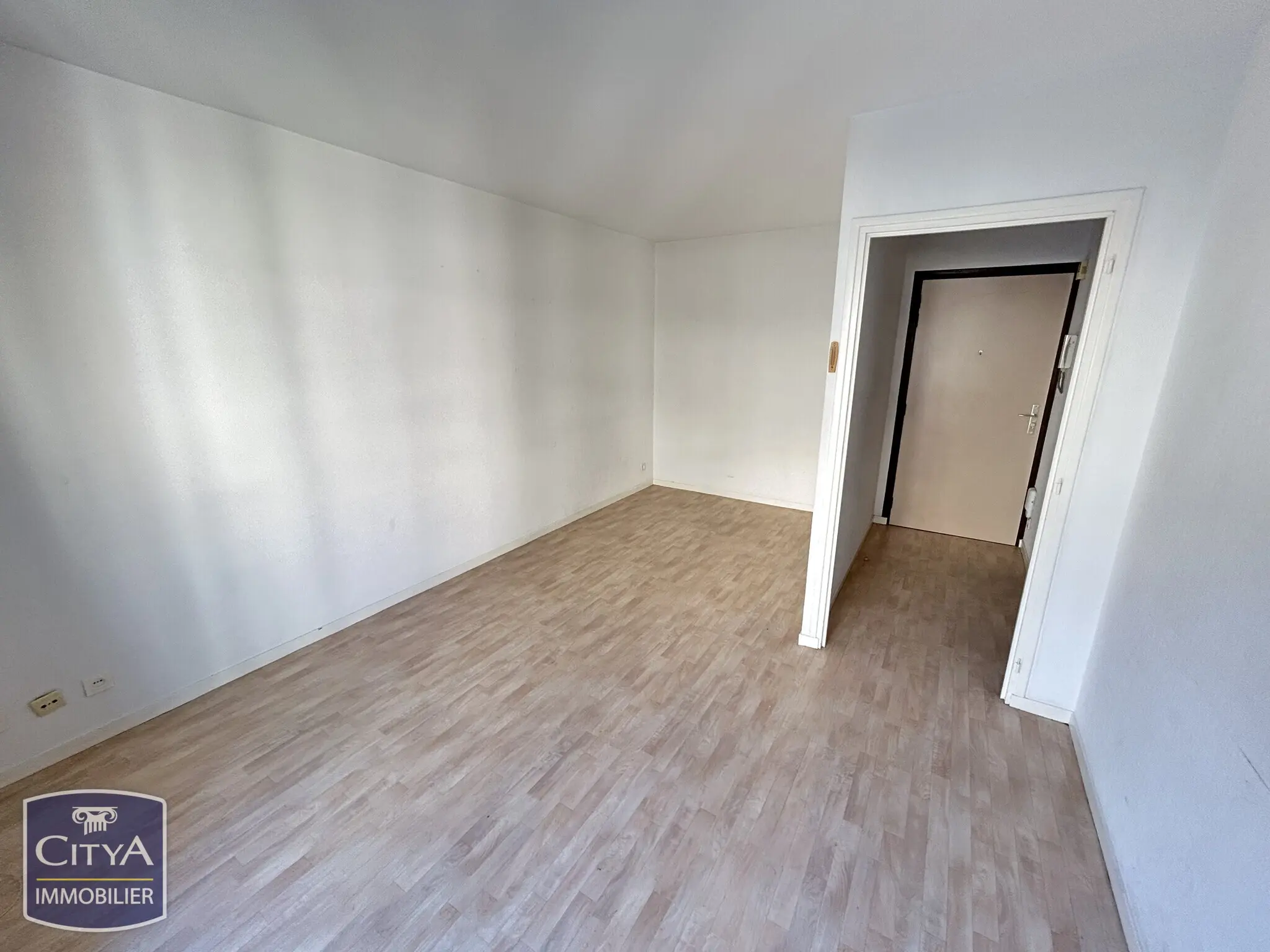 Photo 2 Appartement 1 pièce 27m²