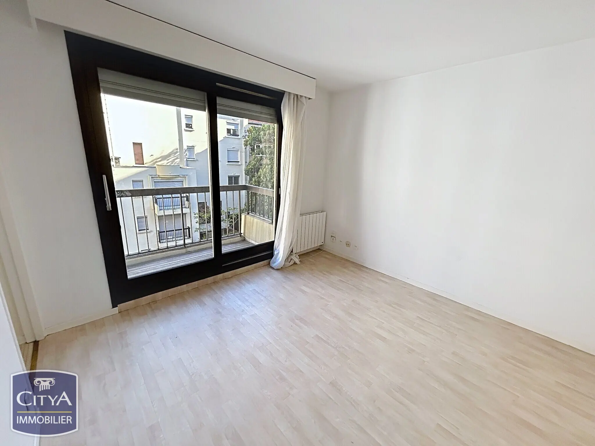 Photo 1 Appartement 1 pièce 27m²