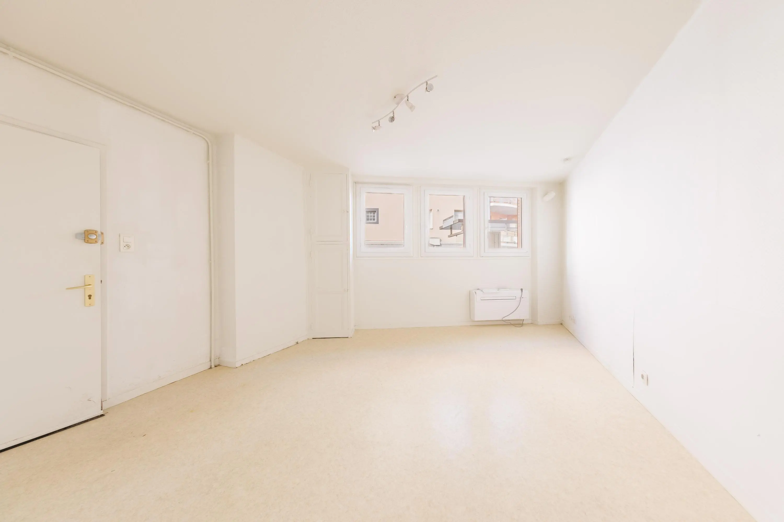 Photo 2 Appartement 1 pièce 21.5m²