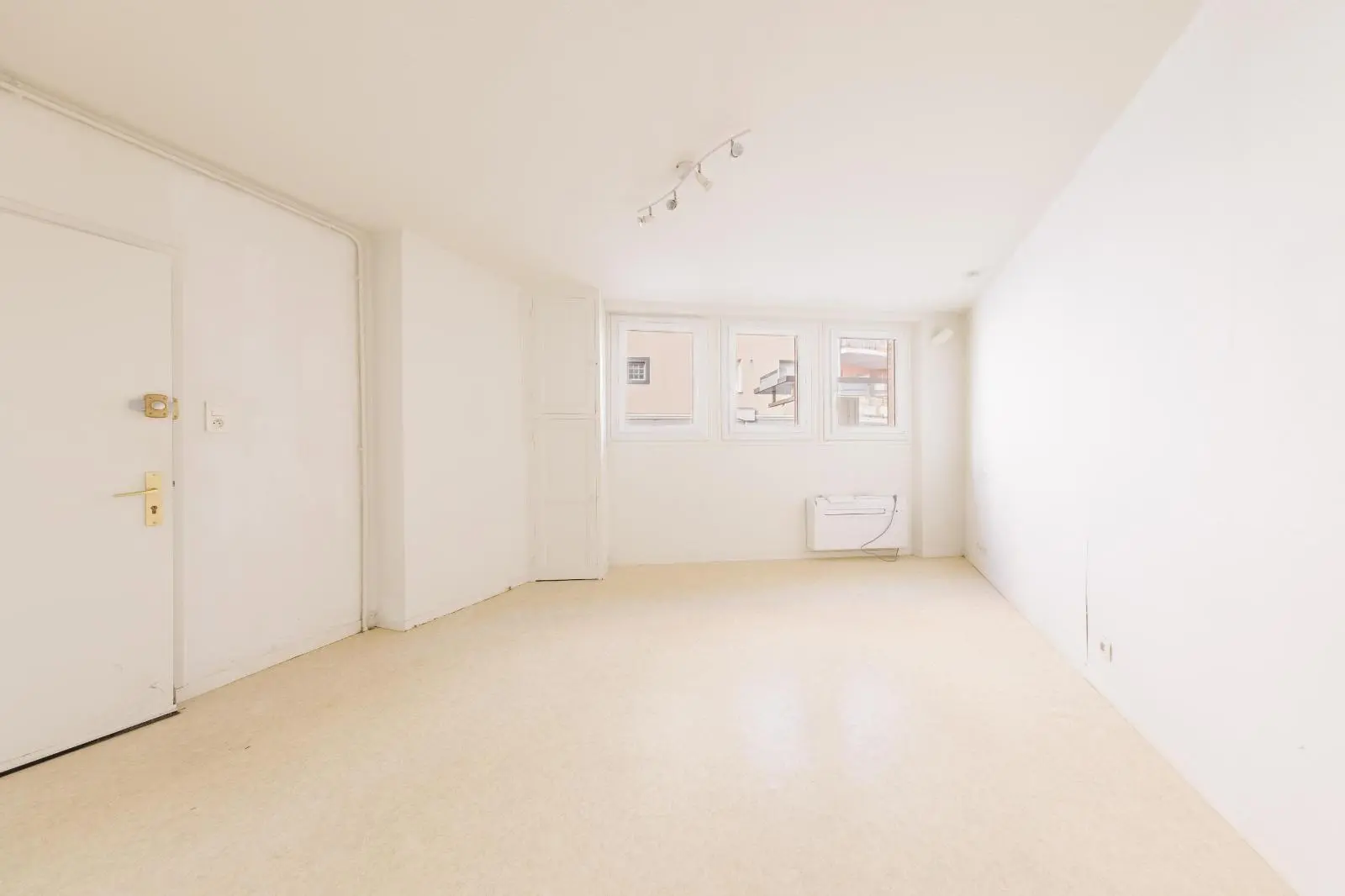 Photo 2 Appartement 1 pièce 21.5m²