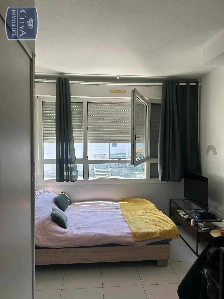 Photo 2 Appartement 1 pièce 19.77m²