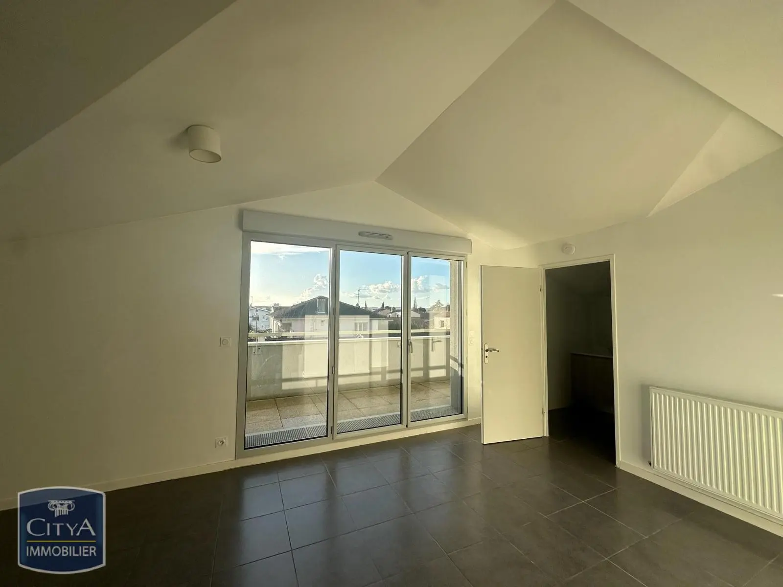 Photo 2 Appartement 1 pièce 33.28m²