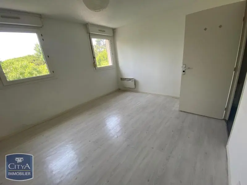 Photo 1 Appartement 1 pièce 23.5m²