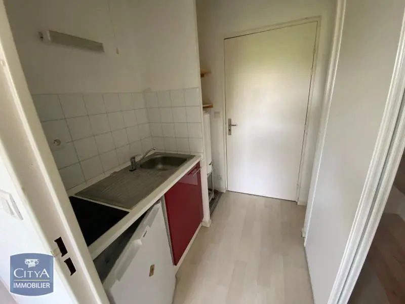 Photo 2 Appartement 1 pièce 23.5m²