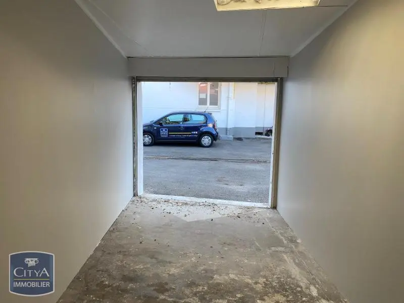 Photo 3 Parking