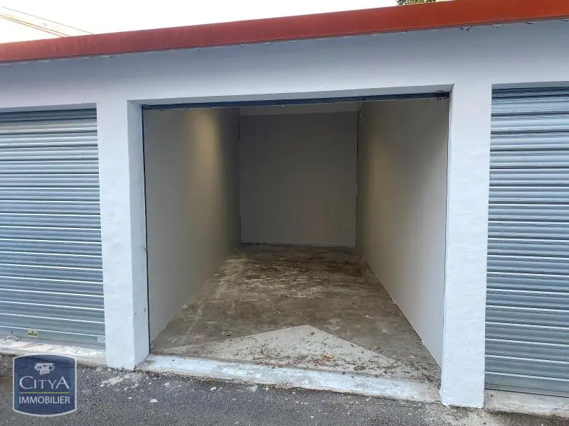 Photo 1 Parking