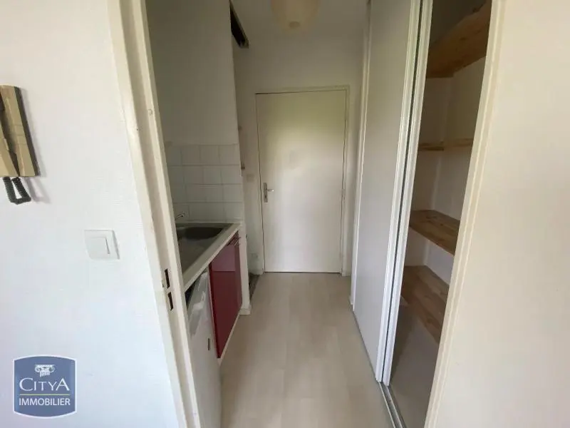 Photo 3 Appartement 1 pièce 23.5m²