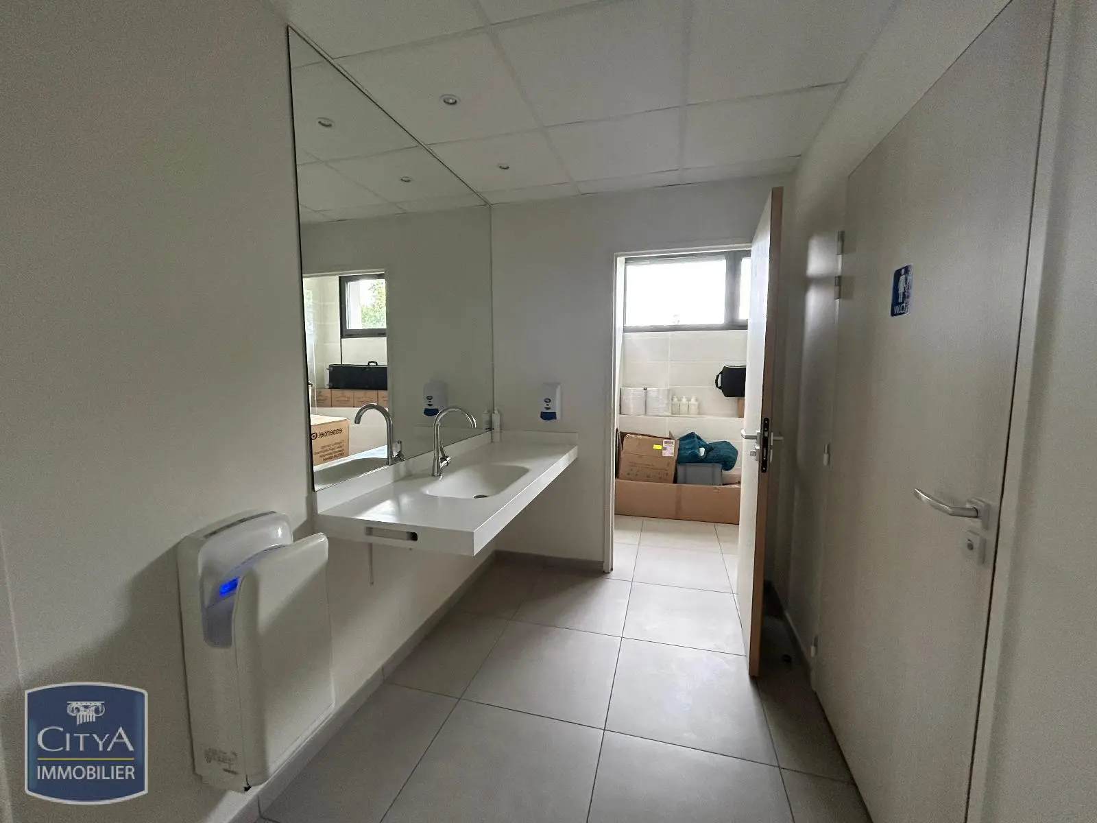 Photo 6 Local Commercial 138.3m²
