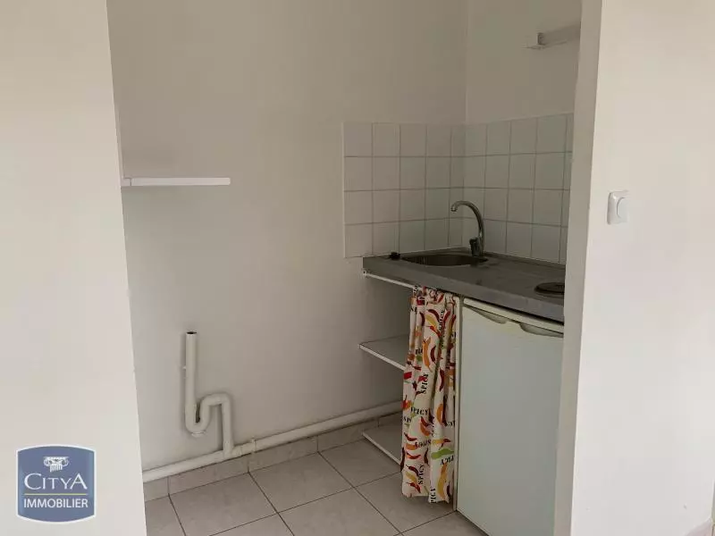 Photo 2 Appartement 1 pièce 28.39m²