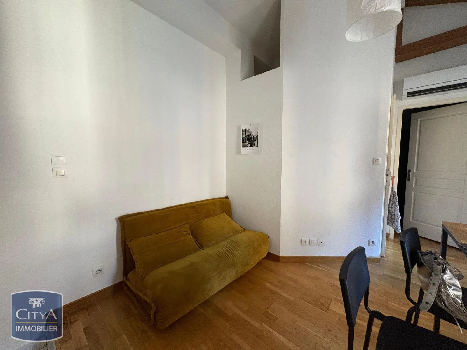 Photo 1 Appartement 1 pièce 26m²