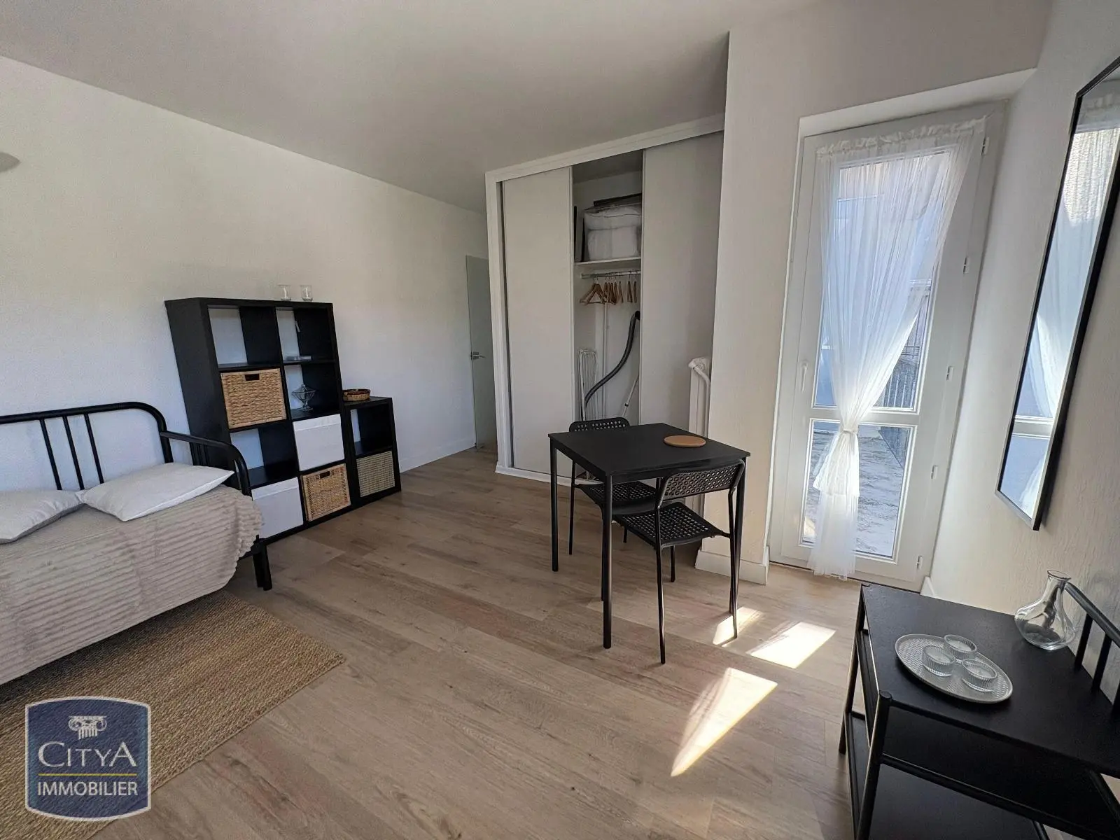 Photo 2 Appartement 1 pièce 24.85m²