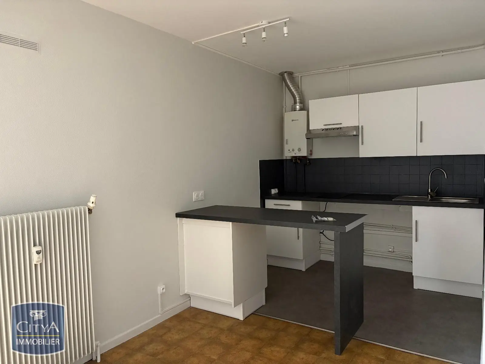 Photo 2 Appartement 1 pièce 33.89m²