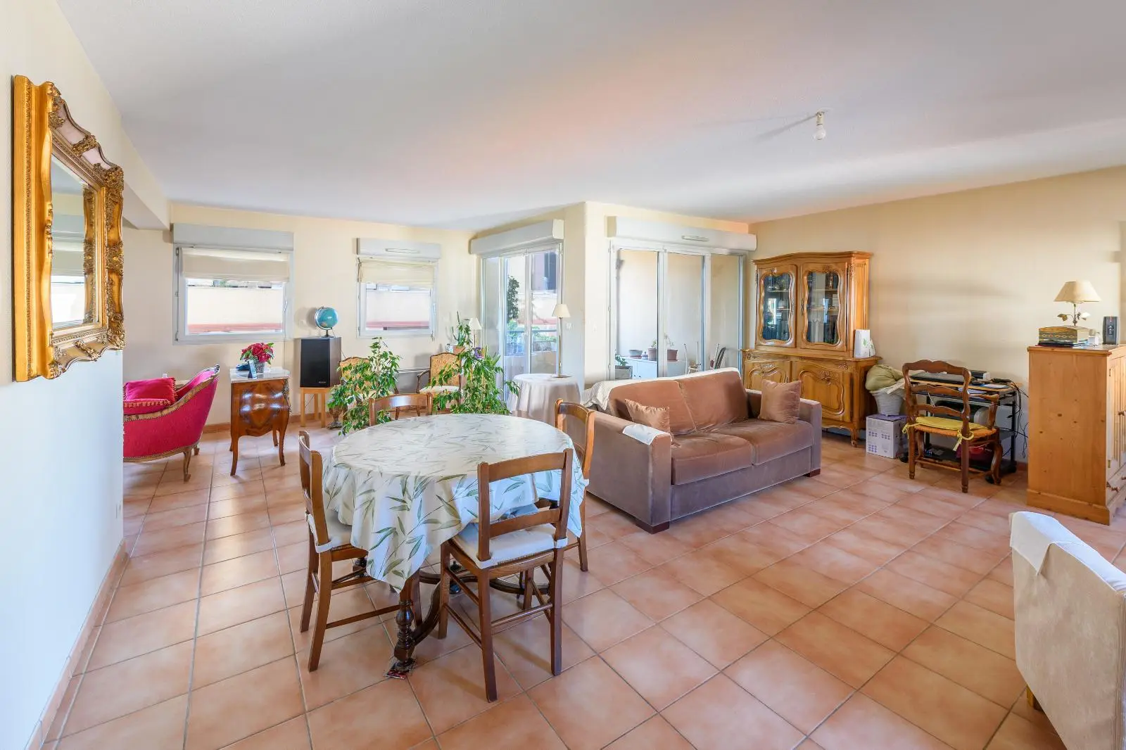 Photo 1 Appartement 5 pièces 137.35m²