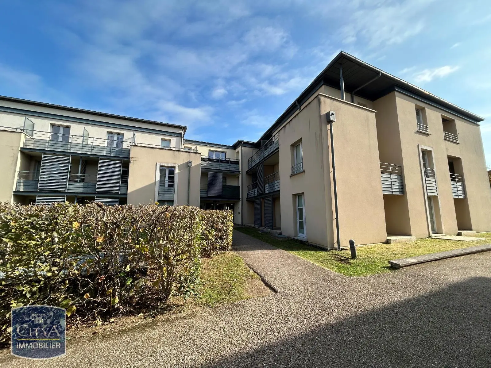 Photo 1 Appartement 1 pièce 24.7m²
