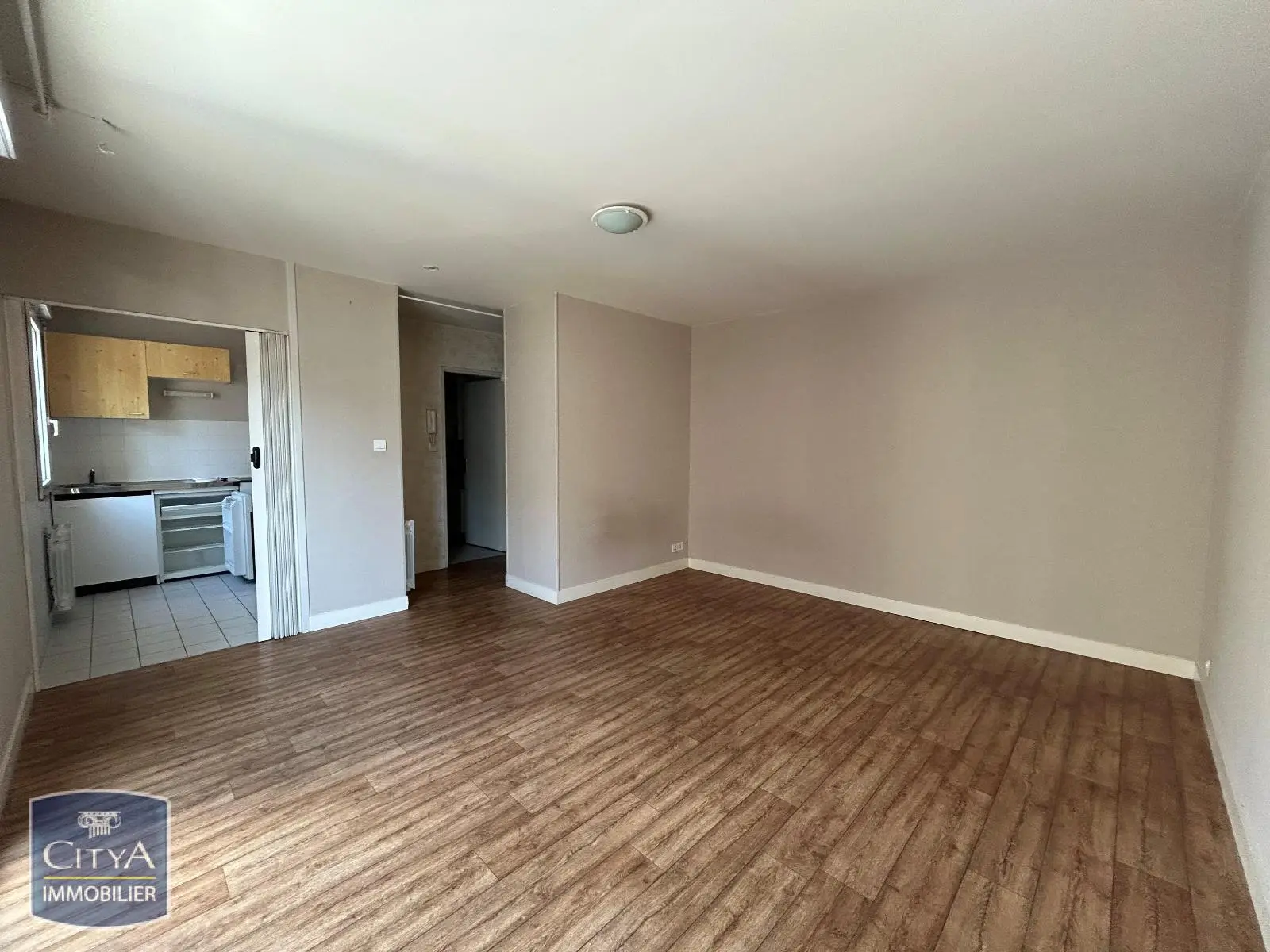 Photo 2 Appartement 1 pièce 31m²