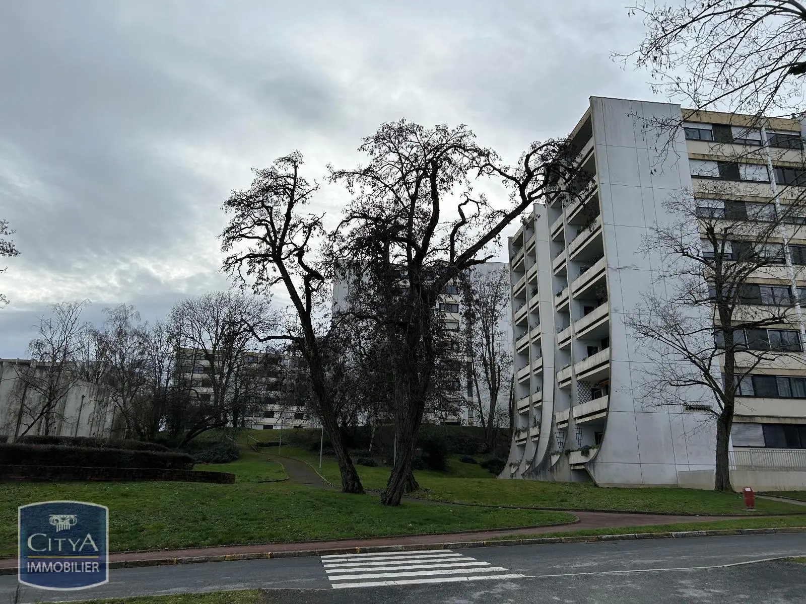 Photo 1 Appartement 1 pièce 37.79m²