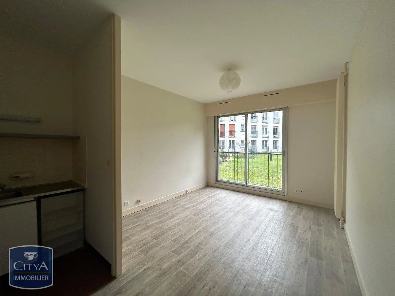 Photo 1 Appartement 1 pièce 24.5m²