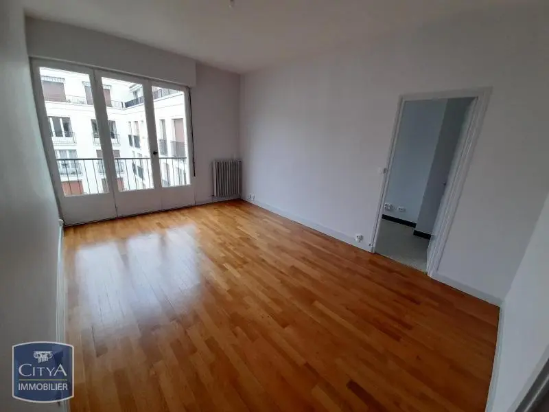 Photo 1 Appartement 1 pièce 33.26m²