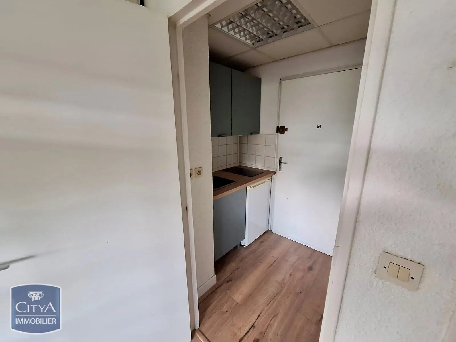 Photo 2 Appartement 1 pièce 16.8m²