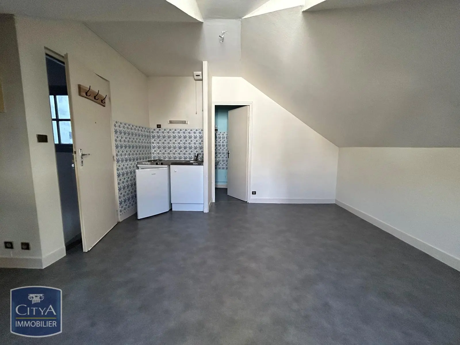 Photo 2 Appartement 1 pièce 14.66m²