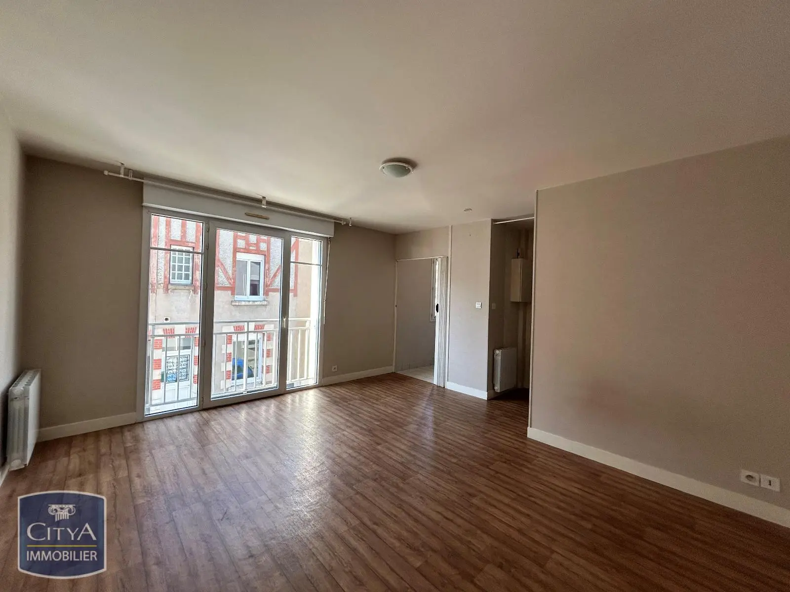 Photo 1 Appartement 1 pièce 31m²