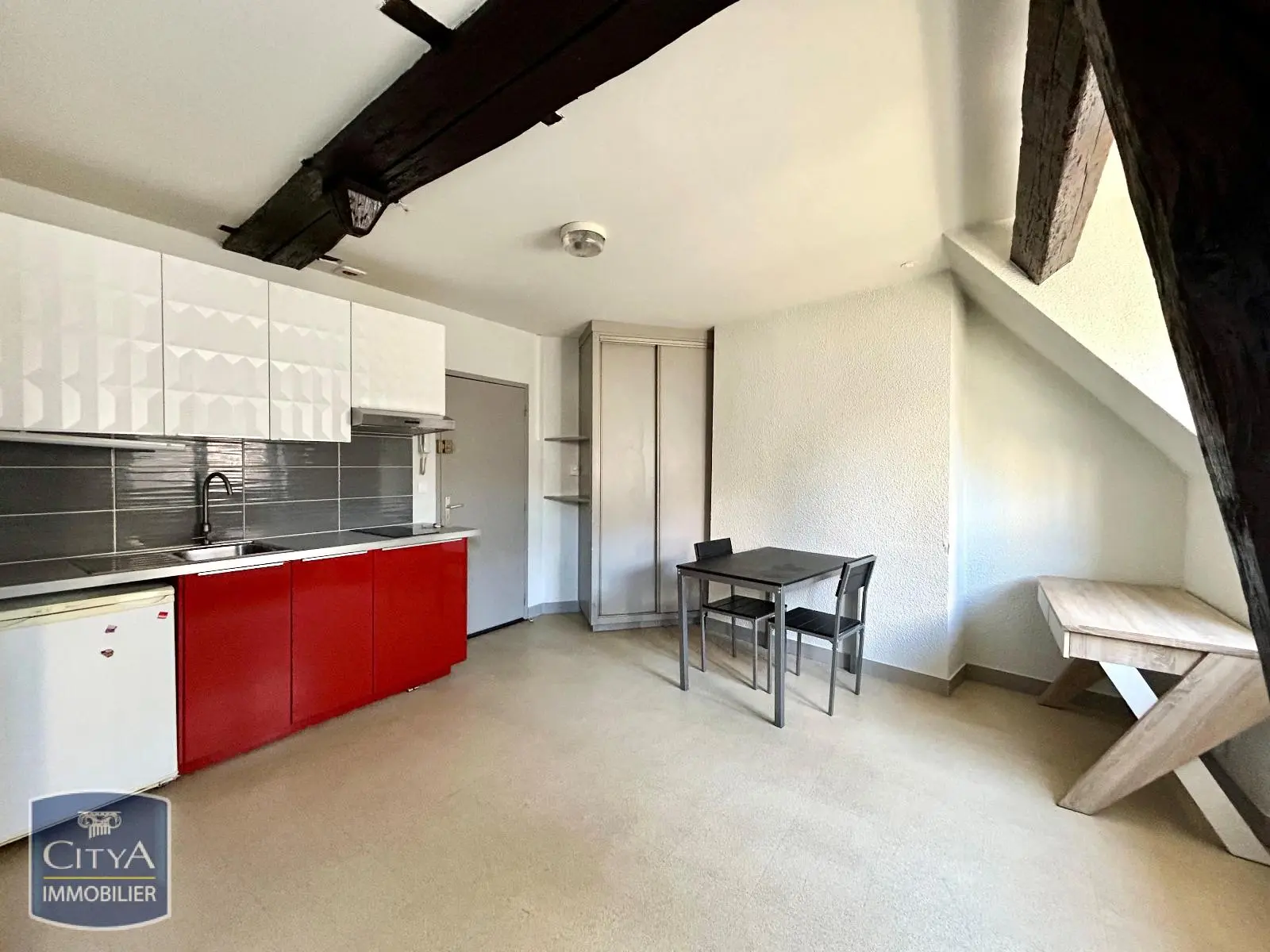 Photo 1 Appartement 1 pièce 24.08m²