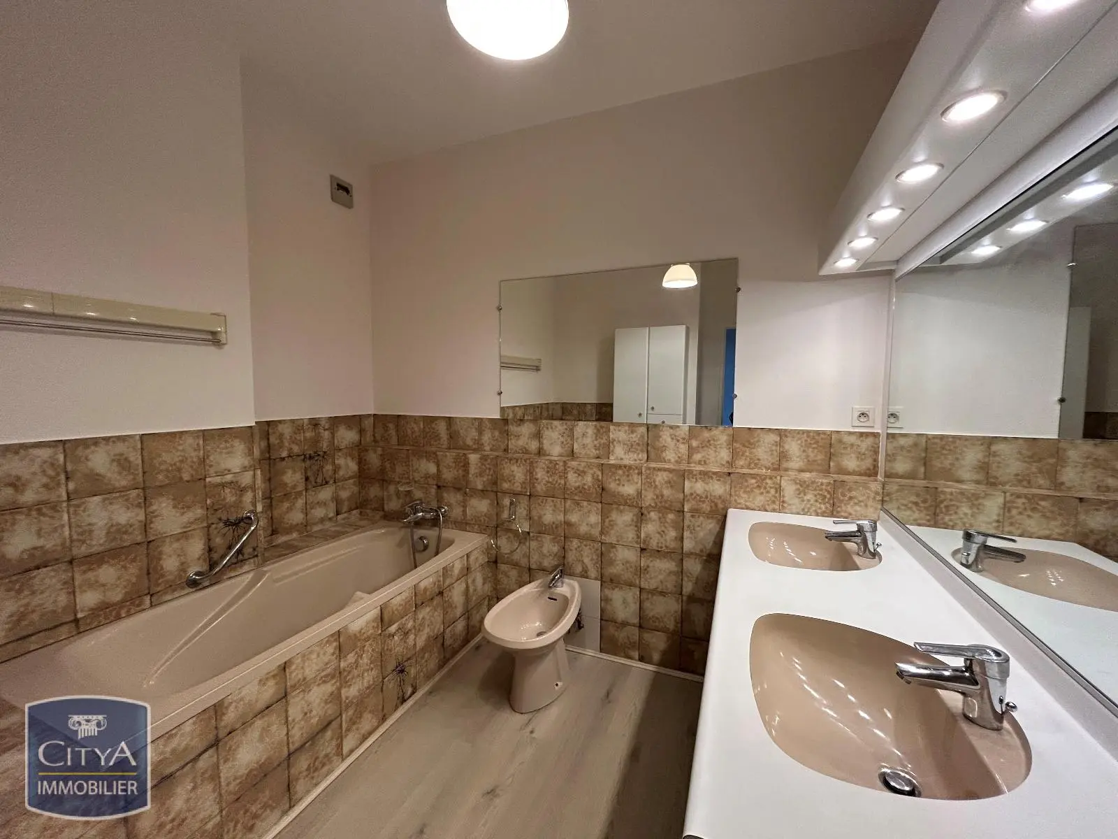 Photo 12 Appartement 5 pièces 127.95m²