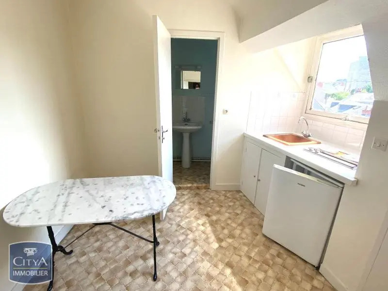 Photo 2 Appartement 1 pièce 28m²