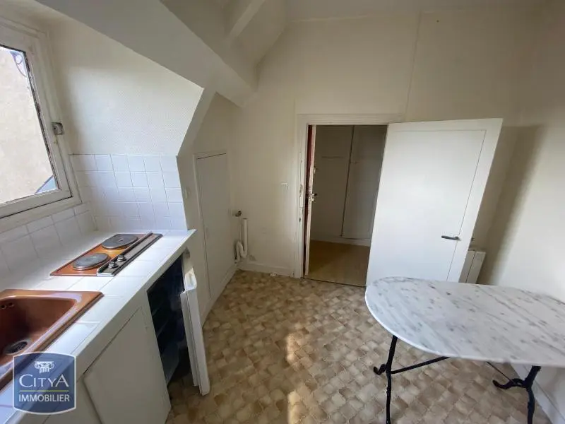Photo 1 Appartement 1 pièce 28m²