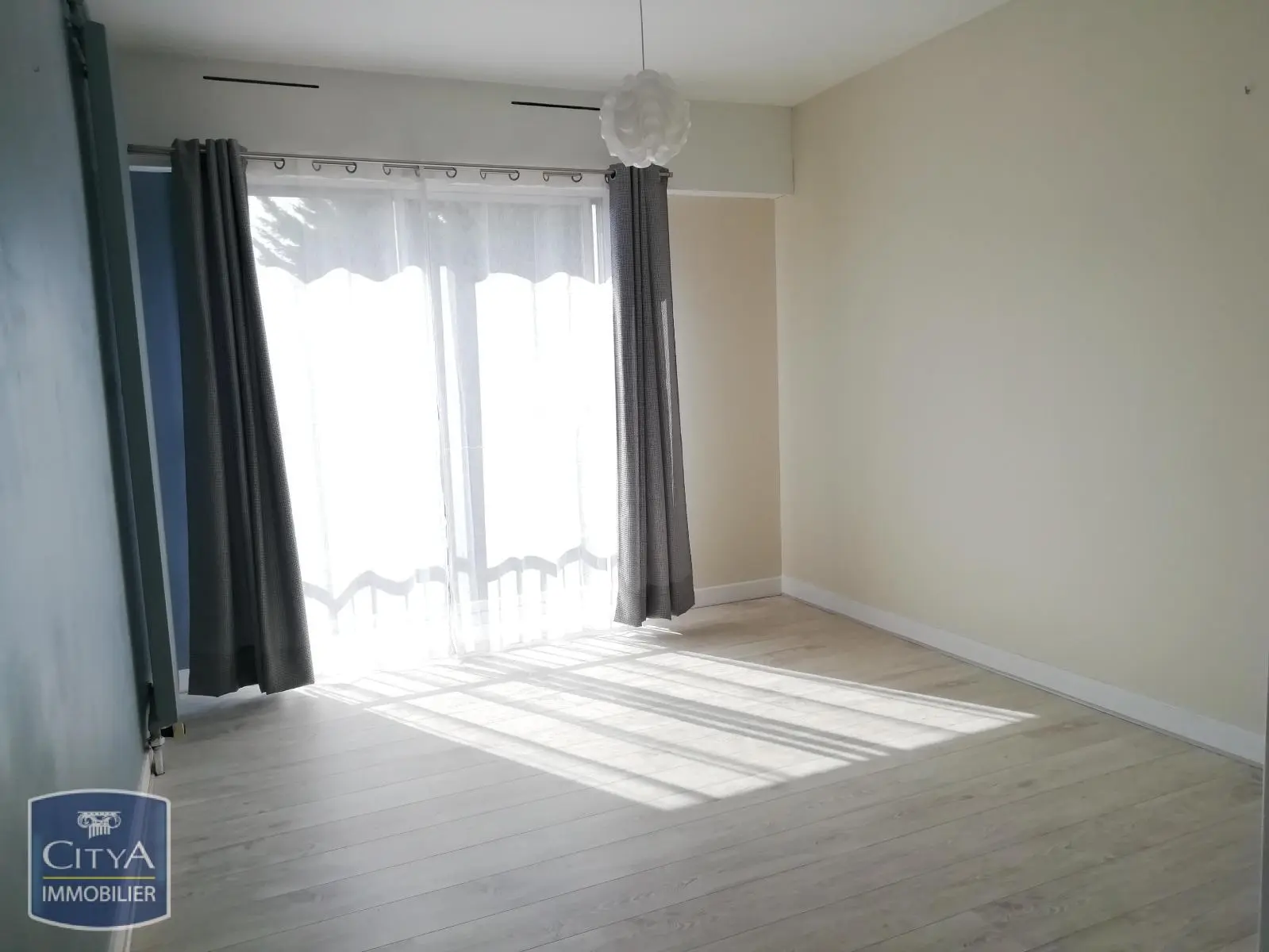 Photo 1 Appartement 1 pièce 24.46m²
