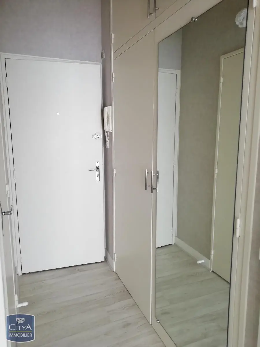 Photo 3 Appartement 1 pièce 24.46m²