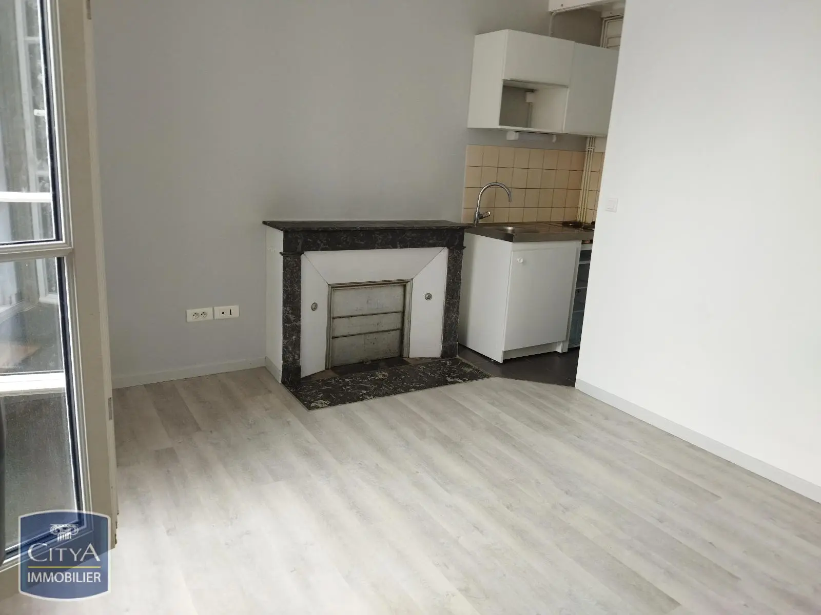 Photo 2 Appartement 1 pièce 16.12m²