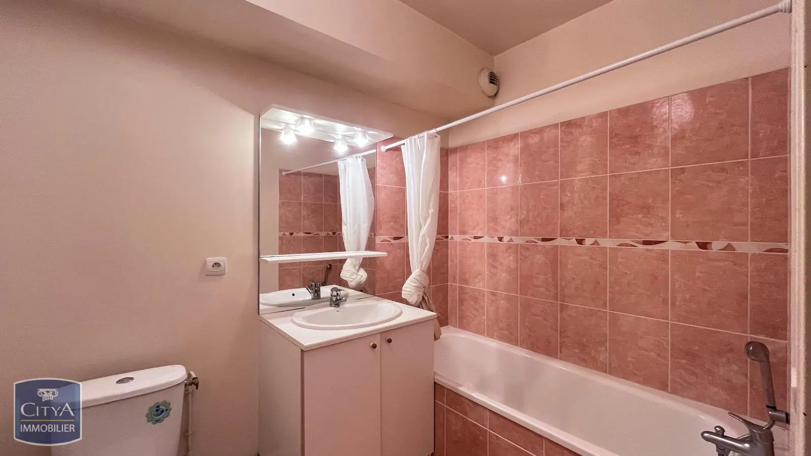 Photo 3 Appartement 1 pièce 26.74m²