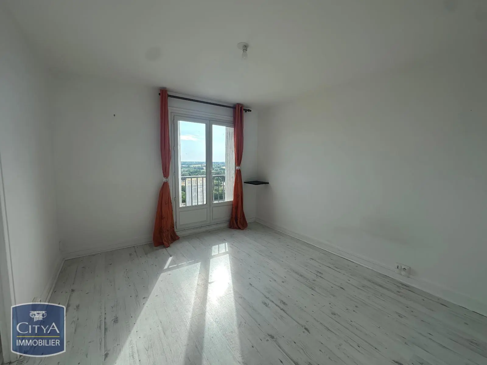 Photo 1 Appartement 1 pièce 23.71m²