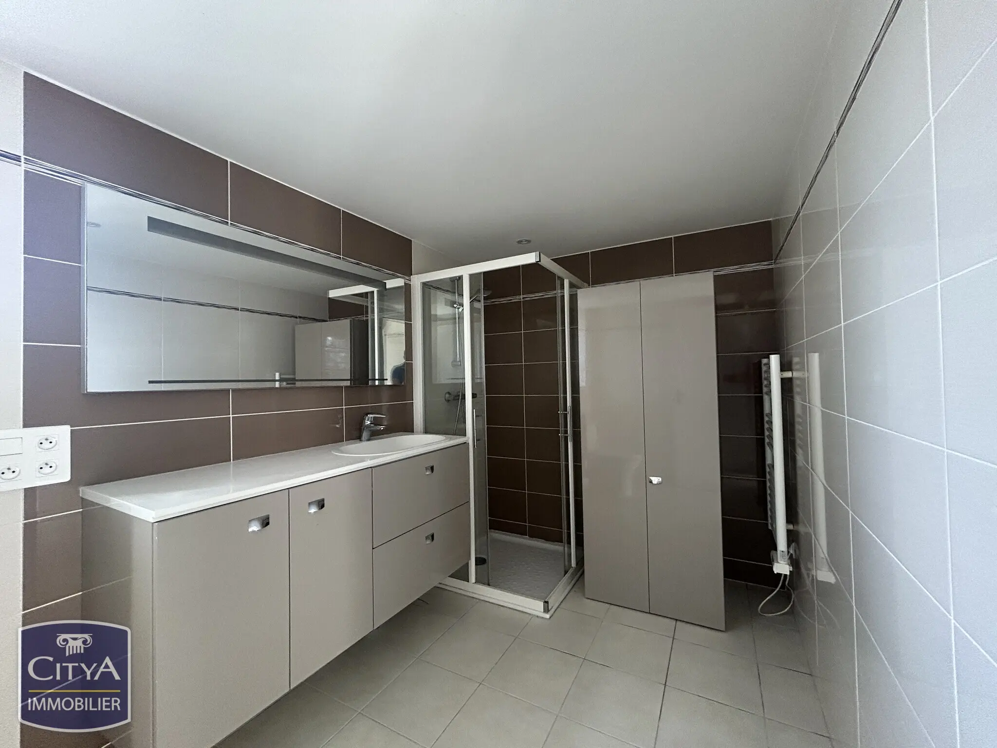 Photo 28 Maison 8 pièces 215m²