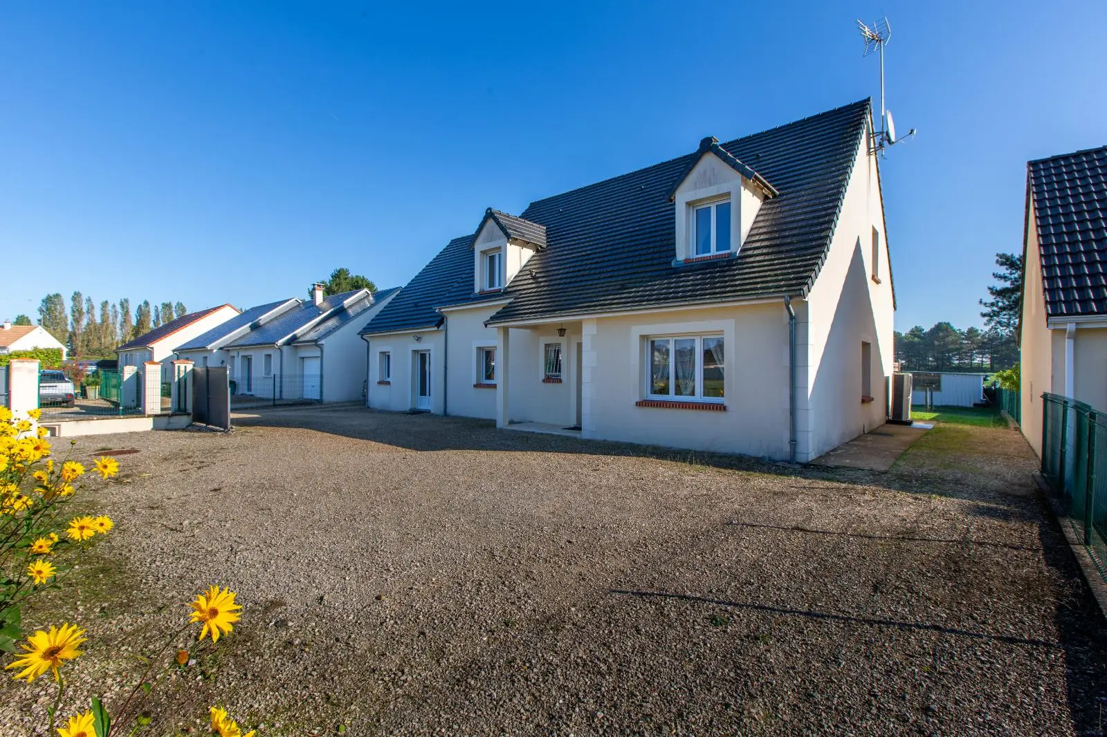 Photo 1 Maison 8 pièces 196m²