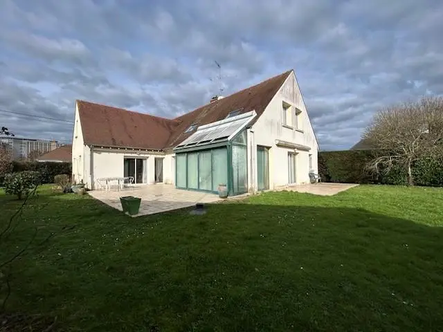 Photo 1 Maison 8 pièces 222m²
