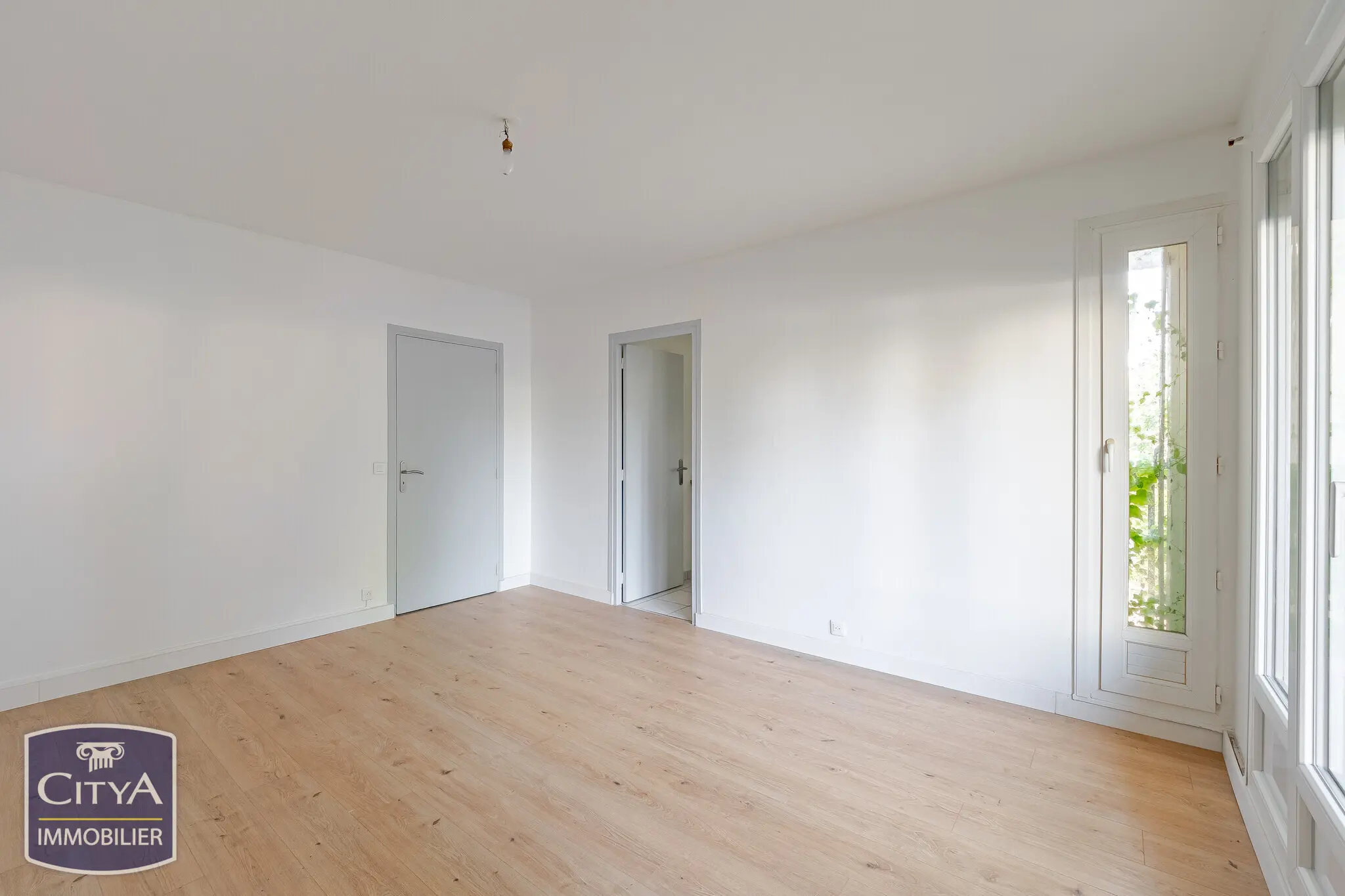 Photo 3 Appartement 1 pièce 27.96m²