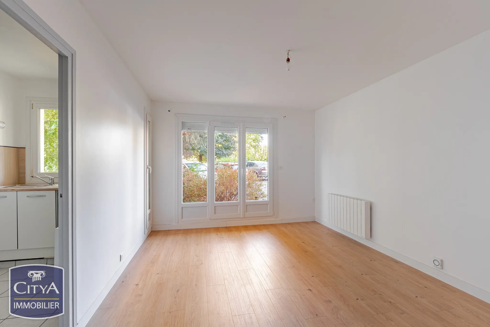 Photo 2 Appartement 1 pièce 27.96m²