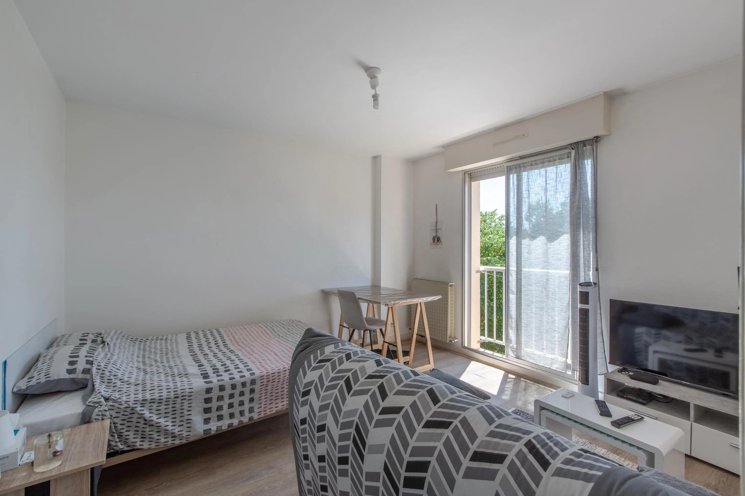 Photo 2 Appartement 1 pièce 27.46m²