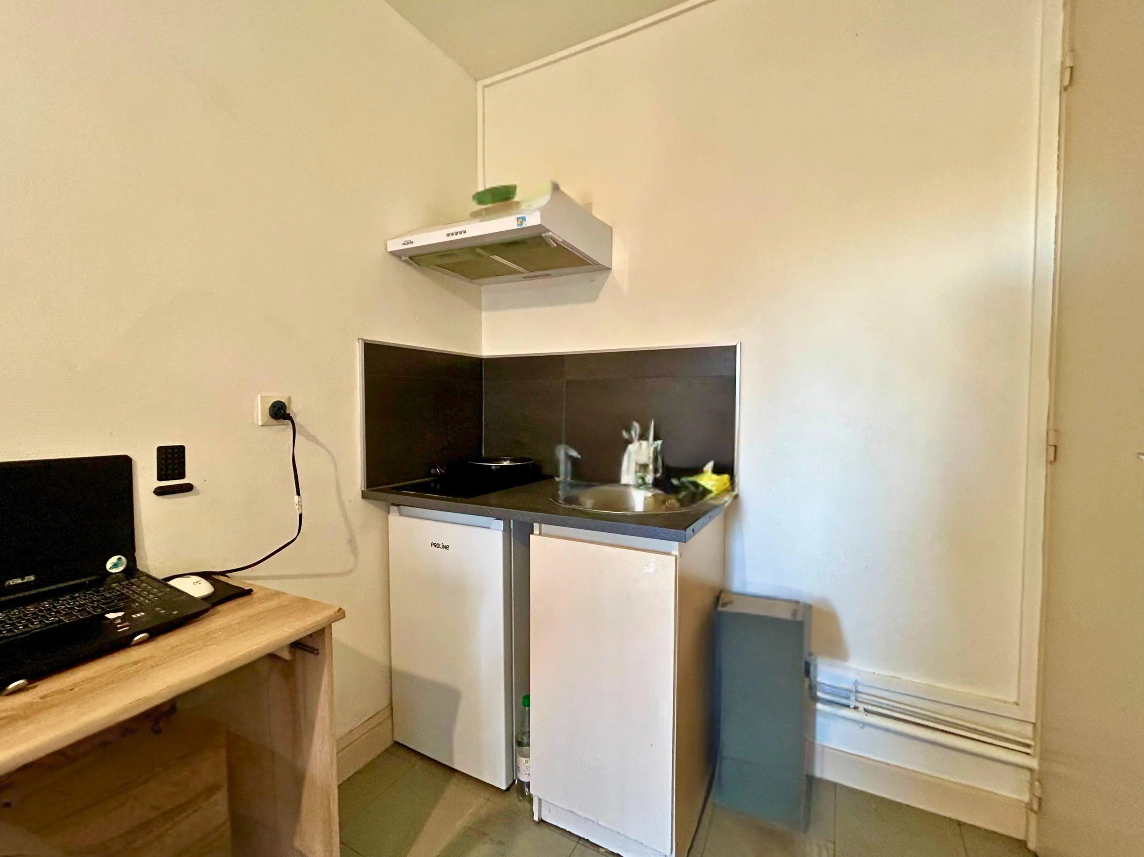 Photo 2 Appartement 1 pièce 14.28m²