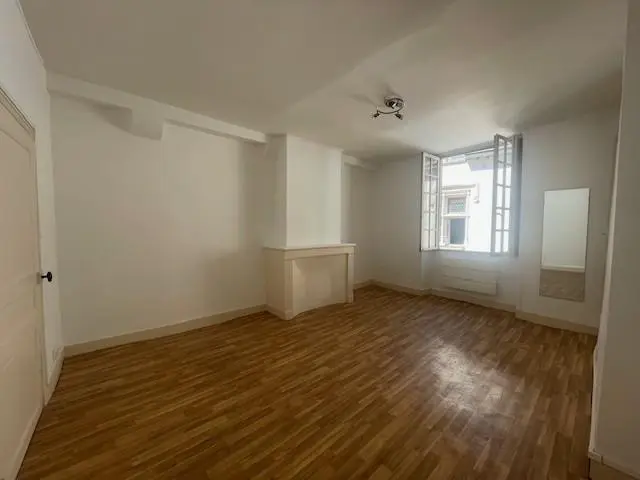 Photo 1 Appartement 1 pièce 33m²