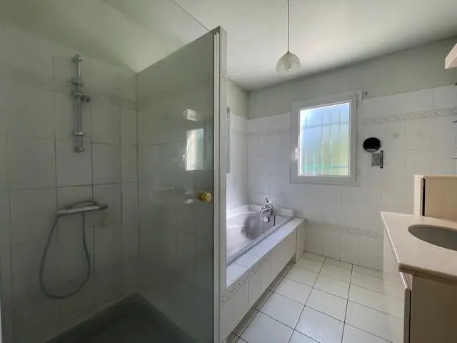 Photo 15 Maison 8 pièces 222m²
