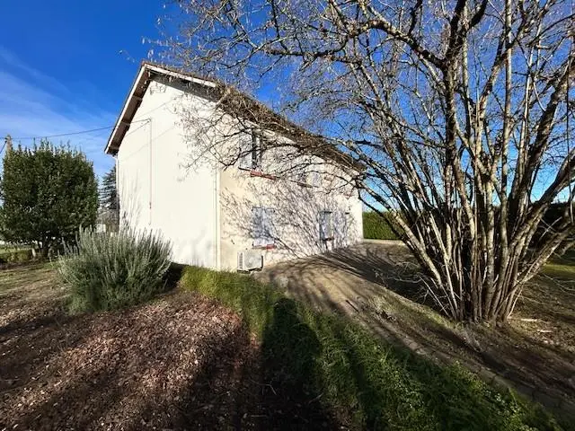 Photo 1 Maison 7 pièces 145m²