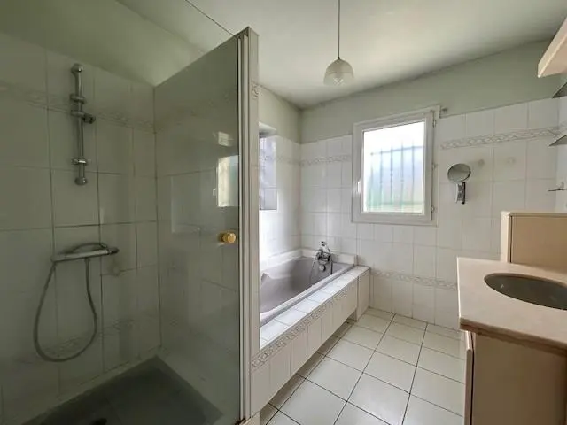 Photo 10 Maison 8 pièces 222m²