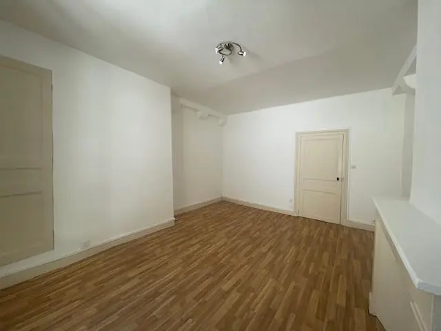 Photo 2 Appartement 1 pièce 33m²