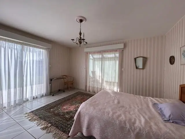 Photo 8 Maison 8 pièces 222m²