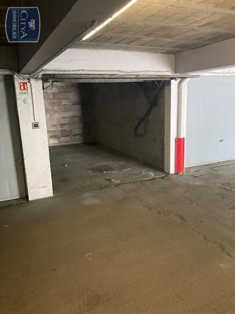 Photo 1 Parking